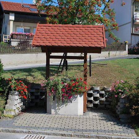 Helle, Offene Dachgeschosswohnung Mit Terrasse Oberloisdorf Bagian luar foto