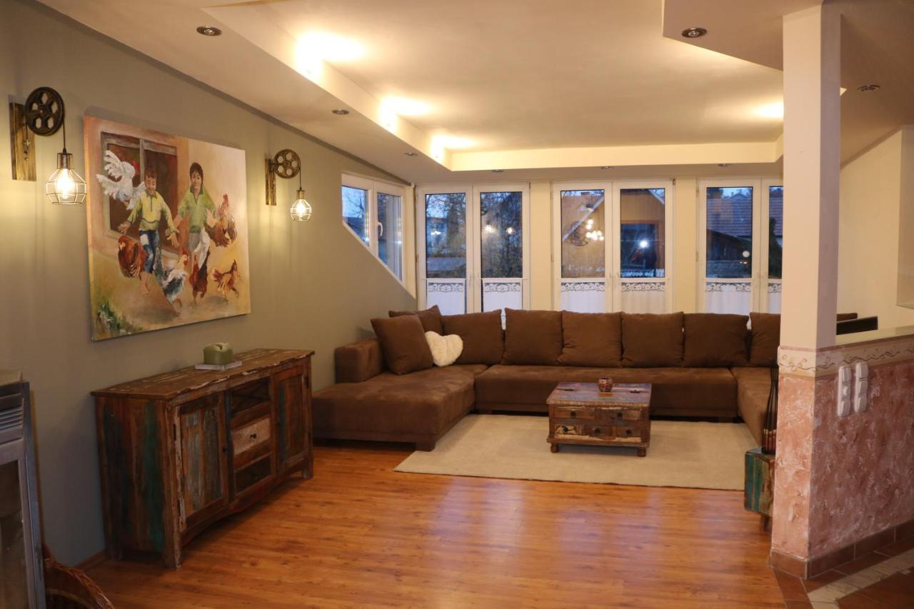 Helle, Offene Dachgeschosswohnung Mit Terrasse Oberloisdorf Bagian luar foto