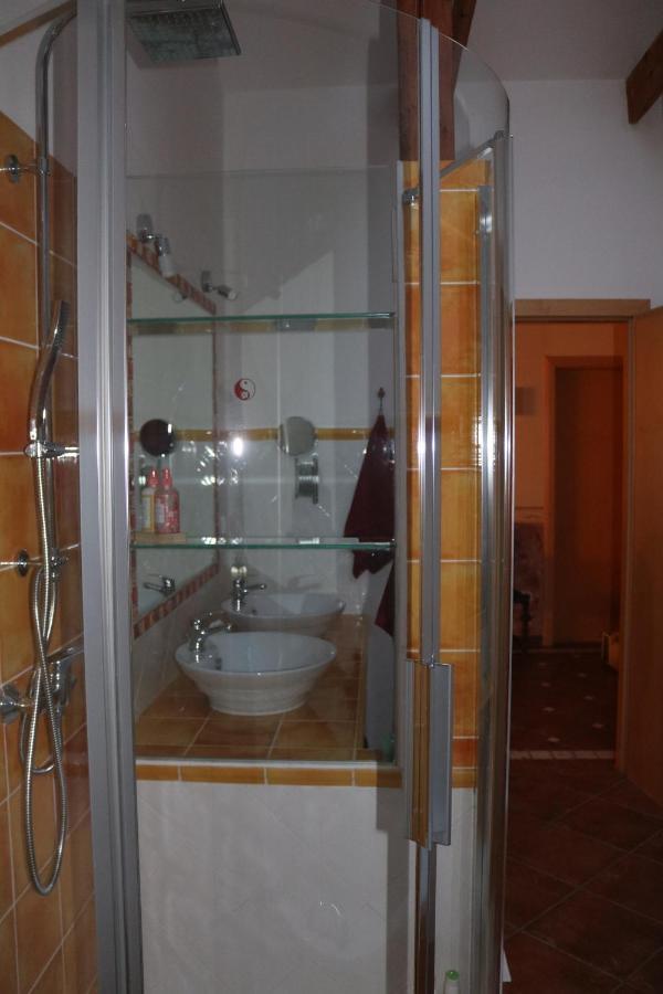 Helle, Offene Dachgeschosswohnung Mit Terrasse Oberloisdorf Bagian luar foto