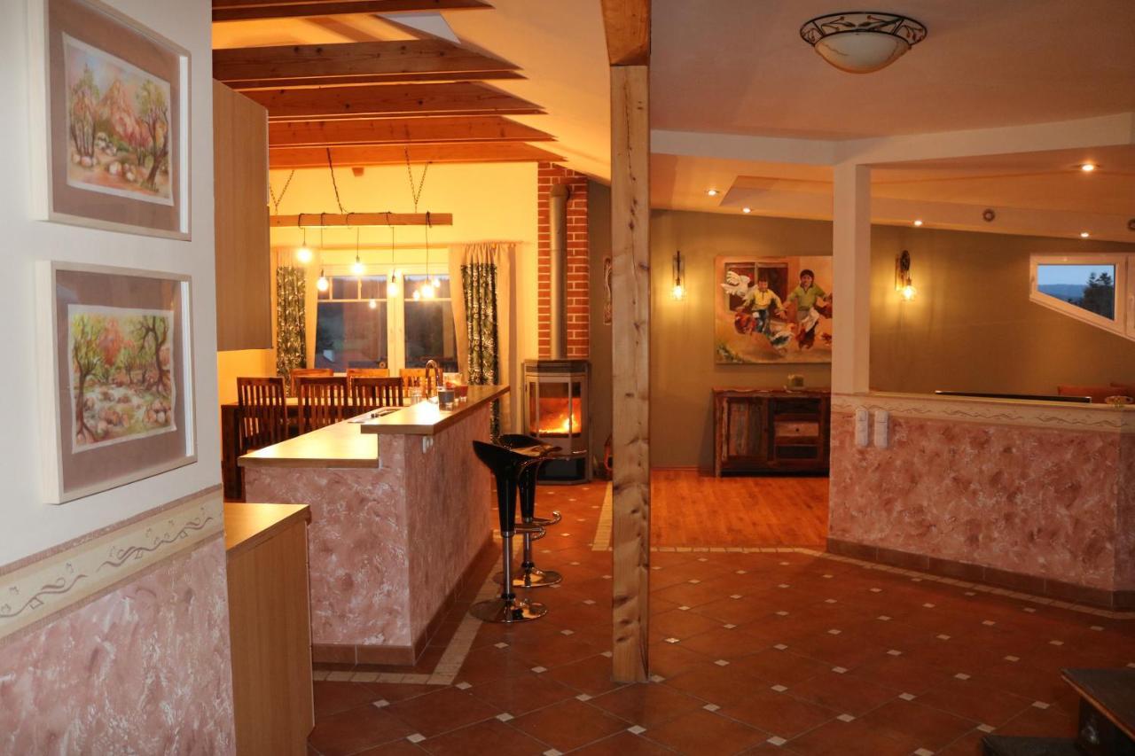 Helle, Offene Dachgeschosswohnung Mit Terrasse Oberloisdorf Bagian luar foto