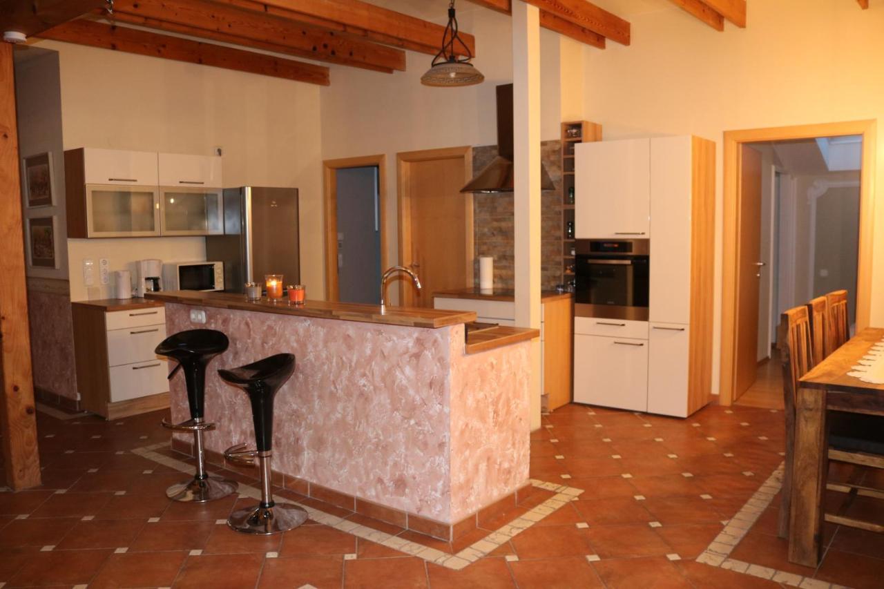 Helle, Offene Dachgeschosswohnung Mit Terrasse Oberloisdorf Bagian luar foto