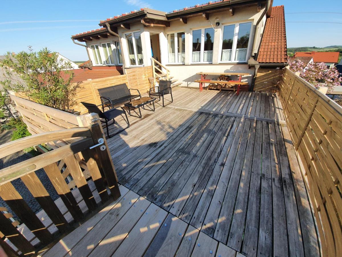 Helle, Offene Dachgeschosswohnung Mit Terrasse Oberloisdorf Bagian luar foto